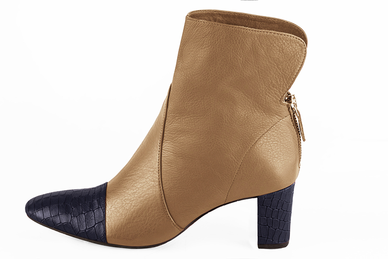 Navy blue and camel beige women's ankle boots with a zip at the back. Round toe. Medium block heels. Profile view - Florence KOOIJMAN